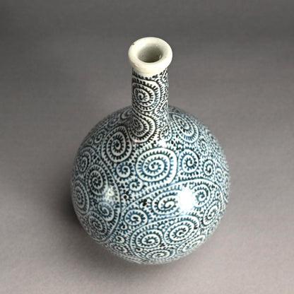 Edo p. Japanese Tako Karakusa Tokkuri Bottle Vase