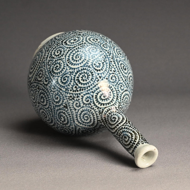 Edo p. Japanese Tako Karakusa Tokkuri Bottle Vase