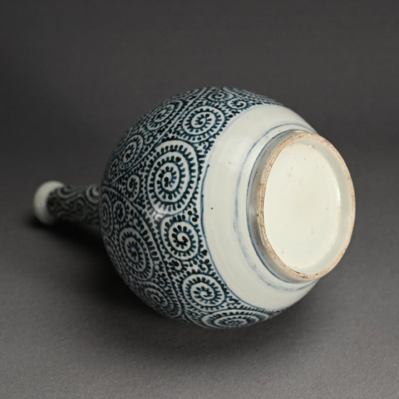 Edo p. Japanese Tako Karakusa Tokkuri Bottle Vase
