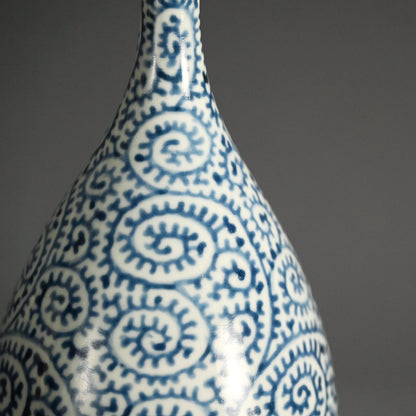 Exquisite Tsurukubi Style Edo p. Tako-Karakusa Vase
