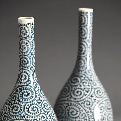 Edo p. Pair Imari Tako Karakusa Tokkuri Vases