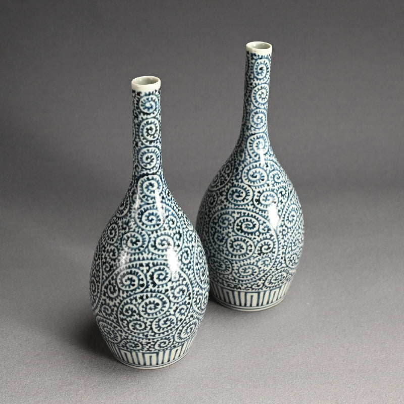 Edo p. Pair Imari Tako Karakusa Tokkuri Vases