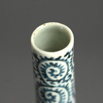 Edo p. Pair Imari Tako Karakusa Tokkuri Vases