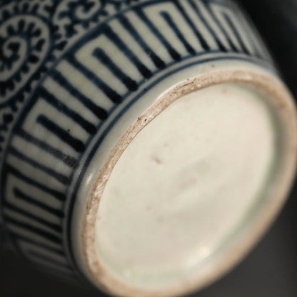 Edo p. Pair Imari Tako Karakusa Tokkuri Vases