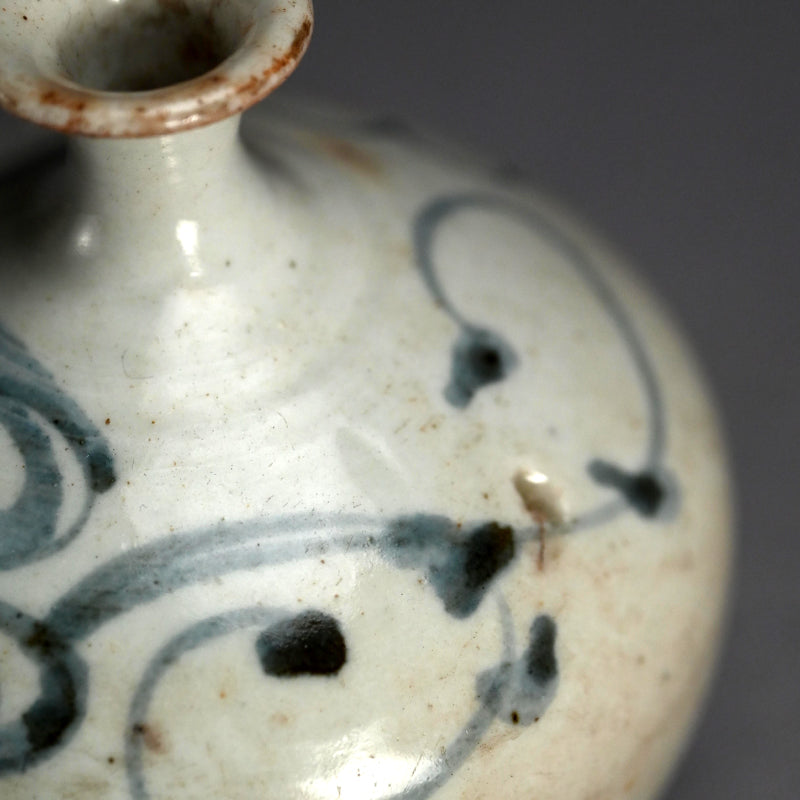 A large Ko-Imari Abura Tsubo Oil Jar Vase
