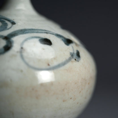 A large Ko-Imari Abura Tsubo Oil Jar Vase
