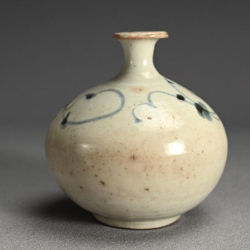A large Ko-Imari Abura Tsubo Oil Jar Vase