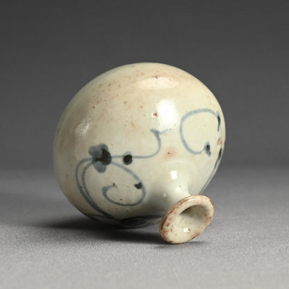 A large Ko-Imari Abura Tsubo Oil Jar Vase