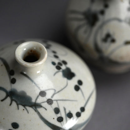 Pair Ko-Imari Abura Tsubo Oil Flasks