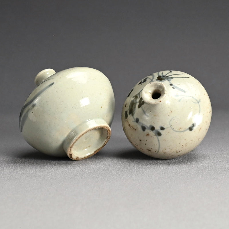 Pair Ko-Imari Abura Tsubo Oil Flasks