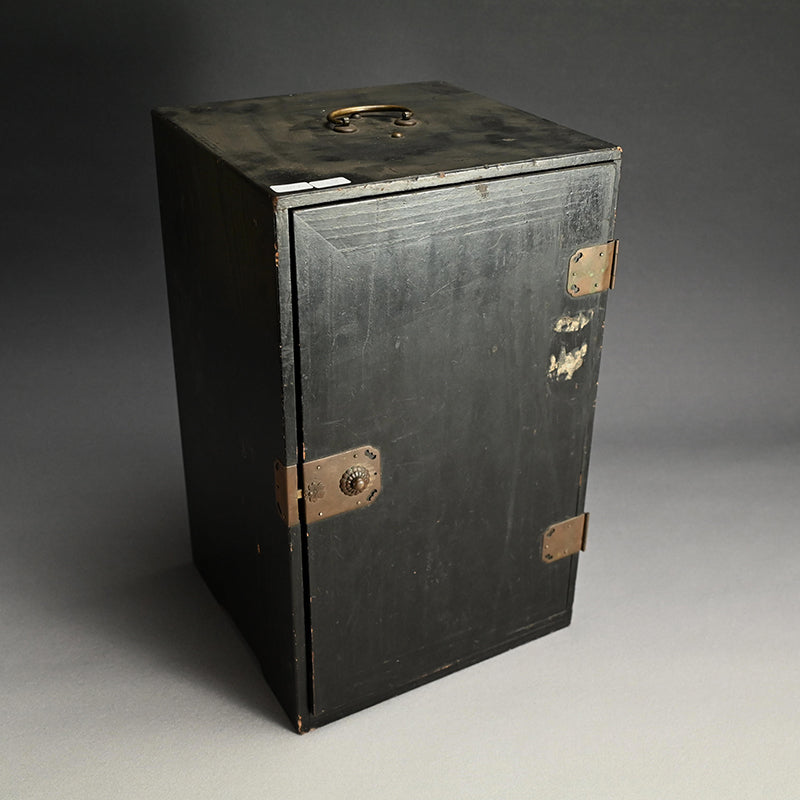 Amazing Edo p. Multi-tiered Stacking Lacquer Box Set