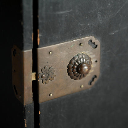 Amazing Edo p. Multi-tiered Stacking Lacquer Box Set