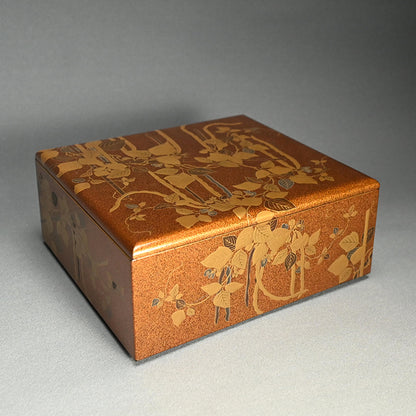 Amazing Edo p. Multi-tiered Stacking Lacquer Box Set