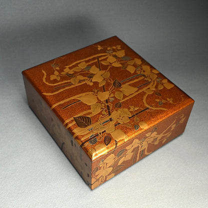Amazing Edo p. Multi-tiered Stacking Lacquer Box Set