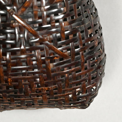 Kakehana Art Bamboo Hanging Basket ー上田 尚雲斎 "柱かけ花籃"