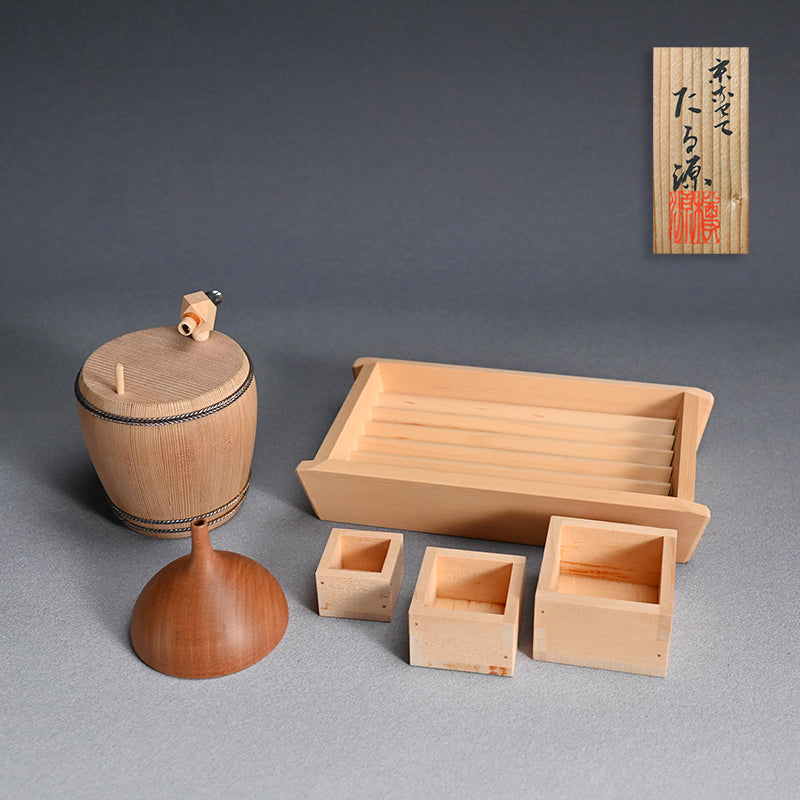 Wooden Sake set by Tarugen ー京なわて たる源 “酒器”