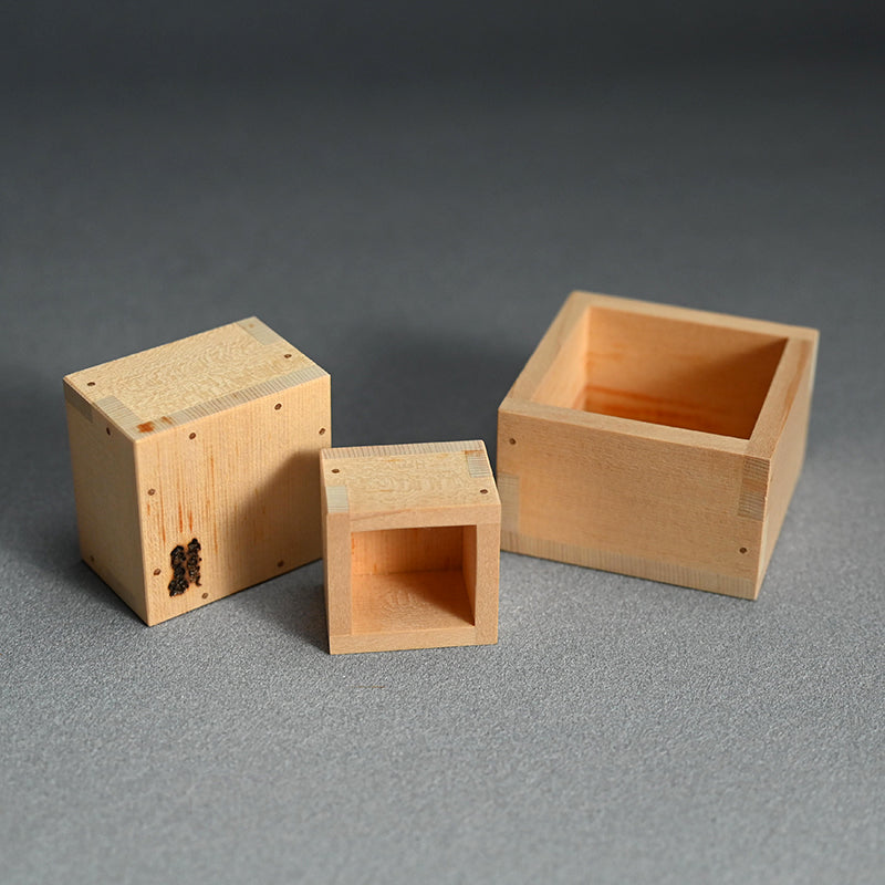 Wooden Sake set by Tarugen ー京なわて たる源 “酒器”