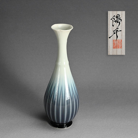 Tsurukubi Porcelain Flower Vase ー永草 陽平 “流彩磁花入”
