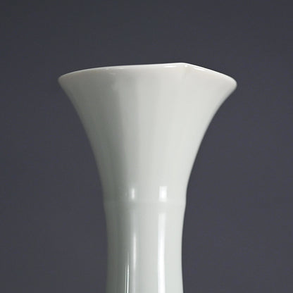 Tsurukubi Porcelain Flower Vase ー永草 陽平 “流彩磁花入”