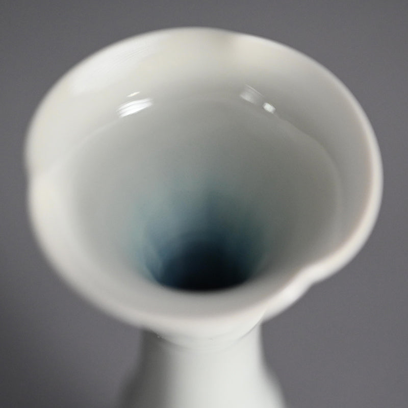 Tsurukubi Porcelain Flower Vase ー永草 陽平 “流彩磁花入”