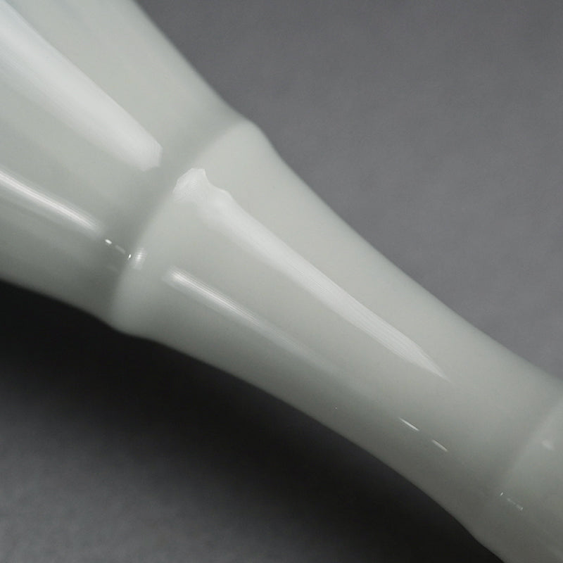 Tsurukubi Porcelain Flower Vase ー永草 陽平 “流彩磁花入”