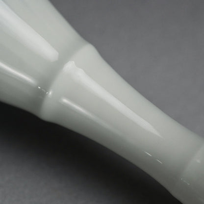 Tsurukubi Porcelain Flower Vase ー永草 陽平 “流彩磁花入”