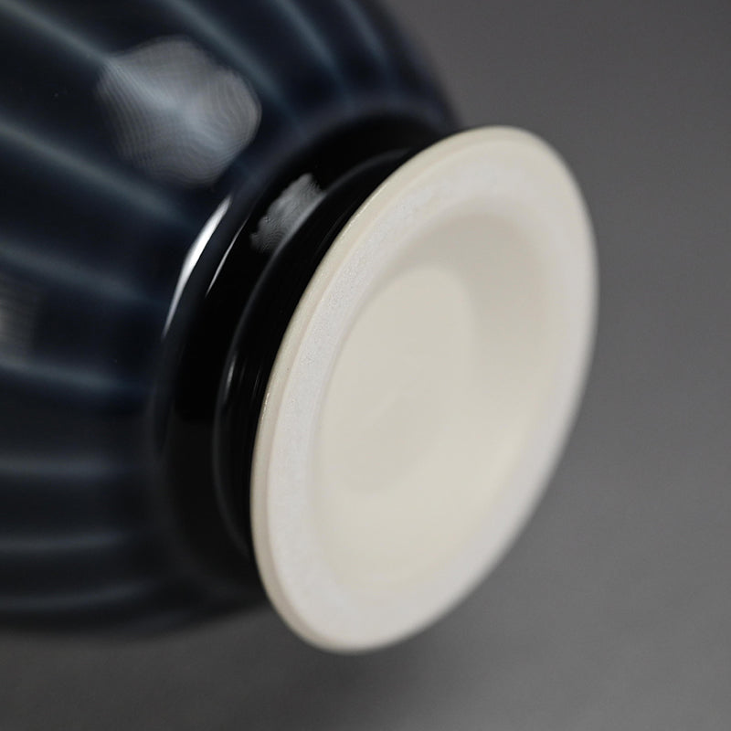 Tsurukubi Porcelain Flower Vase ー永草 陽平 “流彩磁花入”