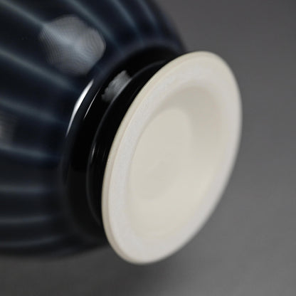 Tsurukubi Porcelain Flower Vase ー永草 陽平 “流彩磁花入”