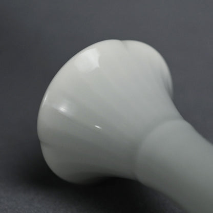 Tsurukubi Porcelain Flower Vase ー永草 陽平 “流彩磁花入”