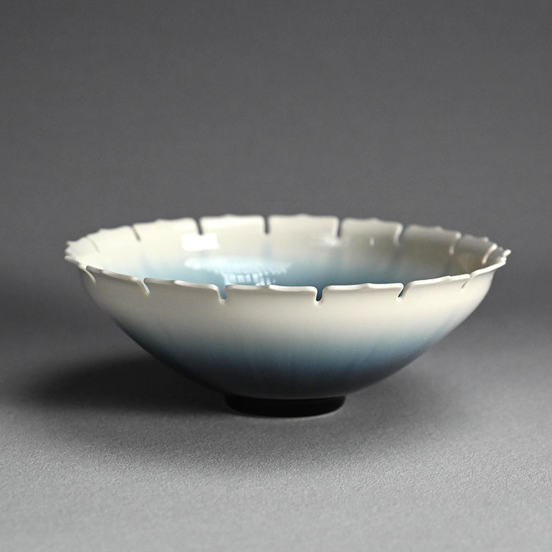 Exquisite Fluted Serving Bowl ー永草 陽平 “流彩磁鉢”