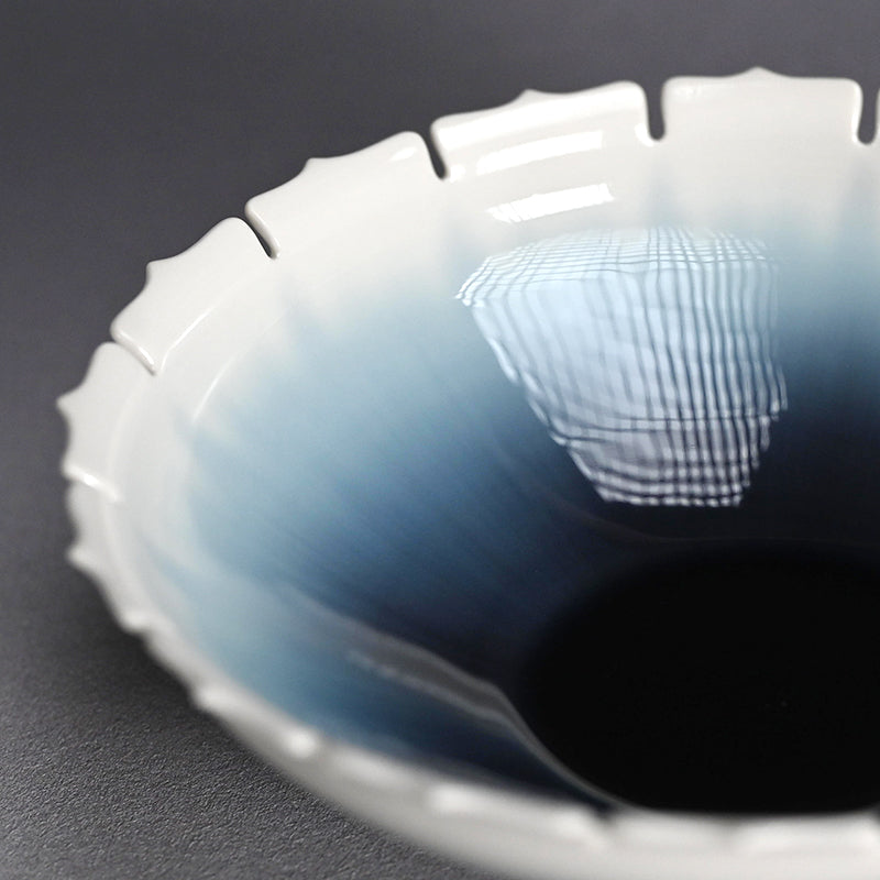 Exquisite Fluted Serving Bowl ー永草 陽平 “流彩磁鉢”