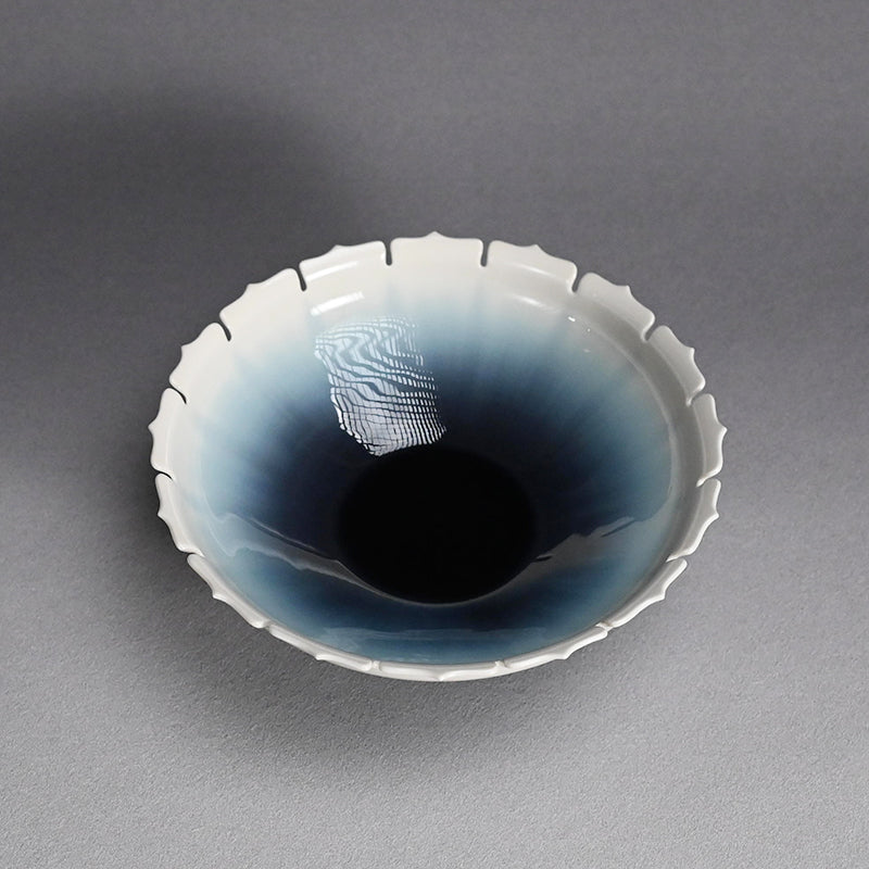 Exquisite Fluted Serving Bowl ー永草 陽平 “流彩磁鉢”