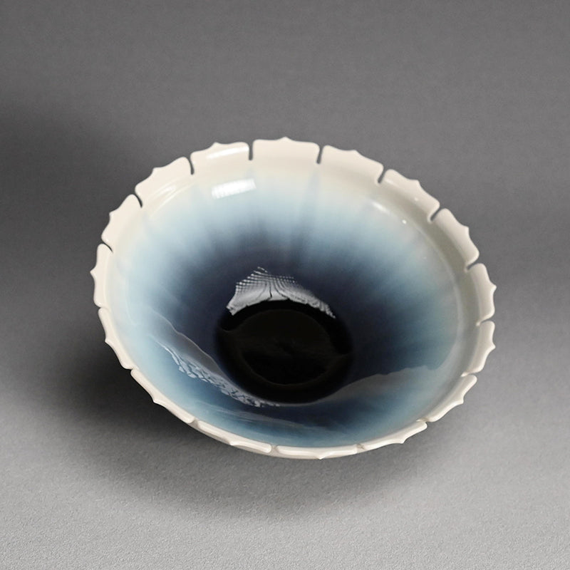 Exquisite Fluted Serving Bowl ー永草 陽平 “流彩磁鉢”