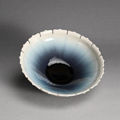 Exquisite Fluted Serving Bowl ー永草 陽平 “流彩磁鉢”