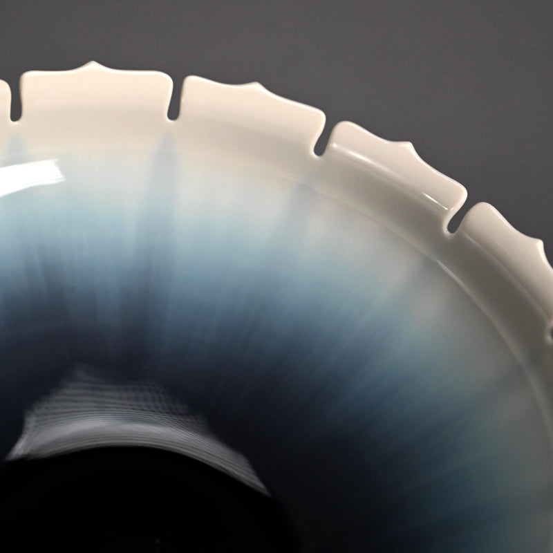 Exquisite Fluted Serving Bowl ー永草 陽平 “流彩磁鉢”
