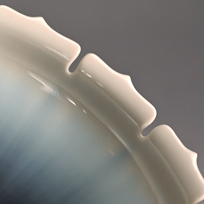Exquisite Fluted Serving Bowl ー永草 陽平 “流彩磁鉢”
