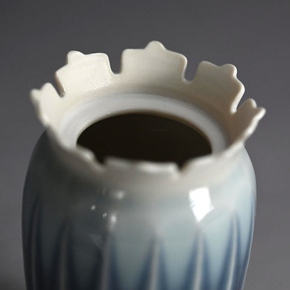 Small Lidded Porcelain Container ー永草 陽平 “流彩磁盒子”