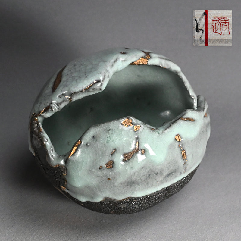 Torn Orb Vase Dripping with Gold ー市川 透 “花器 雅”