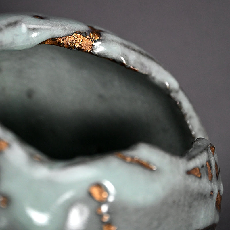 Torn Orb Vase Dripping with Gold ー市川 透 “花器 雅”