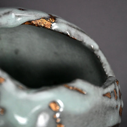 Torn Orb Vase Dripping with Gold ー市川 透 “花器 雅”