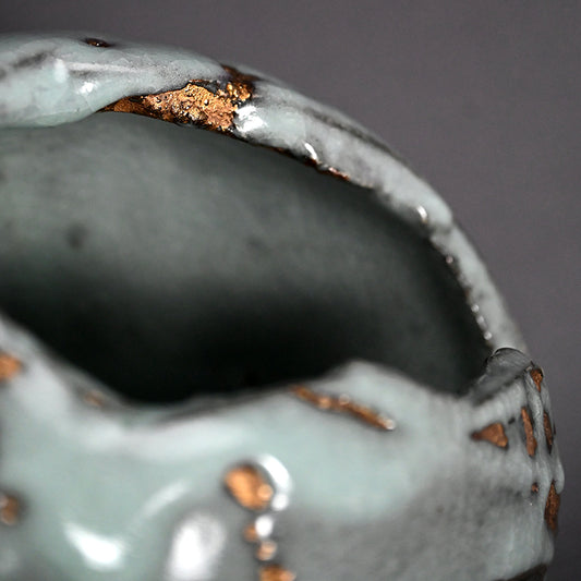 Torn Orb Vase Dripping with Gold ー市川 透 “花器 雅”