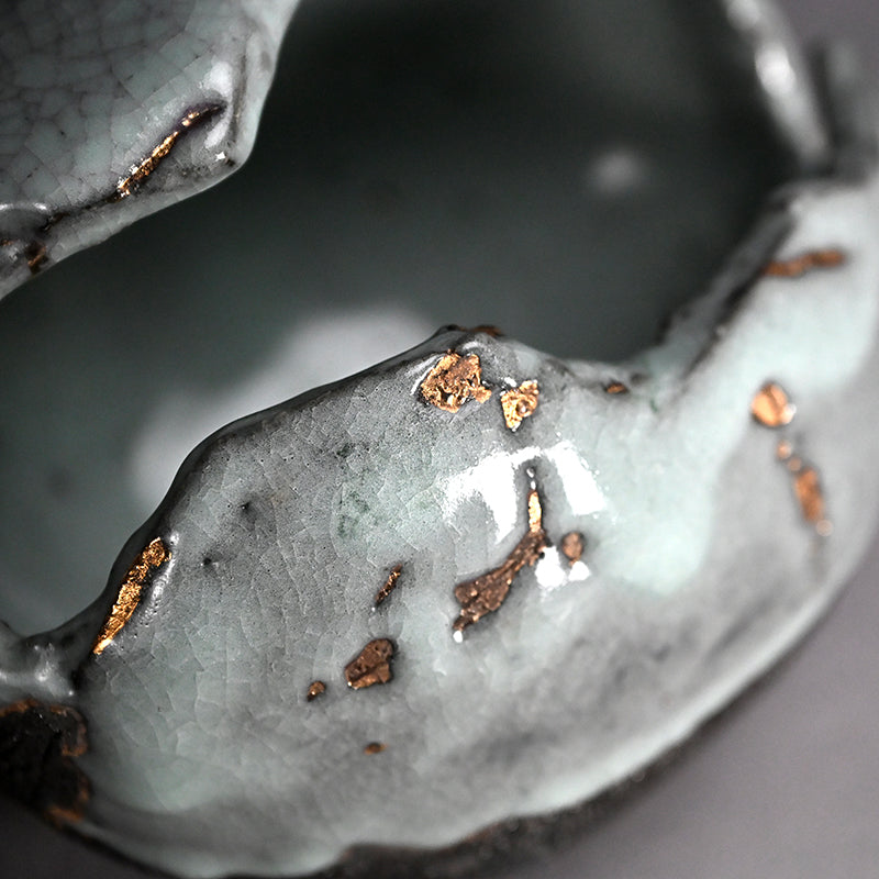 Torn Orb Vase Dripping with Gold ー市川 透 “花器 雅”