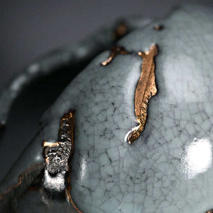Torn Orb Vase Dripping with Gold ー市川 透 “花器 雅”