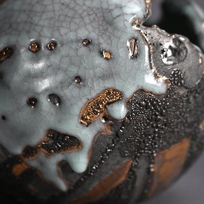 Torn Orb Vase Dripping with Gold ー市川 透 “花器 雅”
