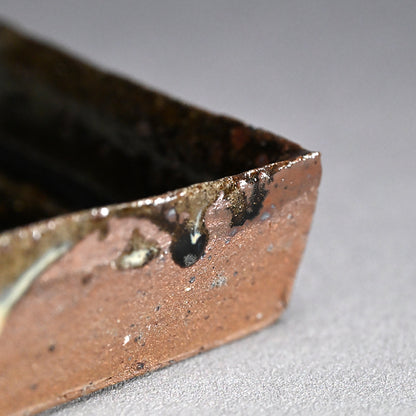 Chossen Karatsu Plate ー丸田 宗彦 “朝鮮唐津角皿”