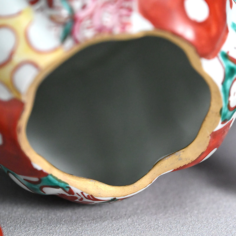 Playful Tea Pot ー松田 百合子 “HASU 水瓶”