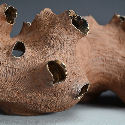 Young Female Artist Gold Glazed Ceramic Sculpture ー向井 奈生子 “土の皮Ⅳ”