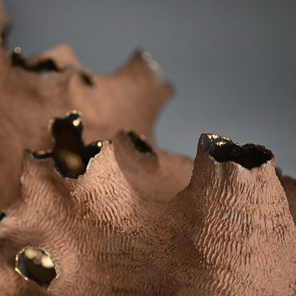Young Female Artist Gold Glazed Ceramic Sculpture ー向井 奈生子 “土の皮Ⅳ”