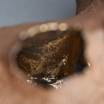 Young Female Artist Gold Glazed Ceramic Sculpture ー向井 奈生子 “土の皮Ⅳ”