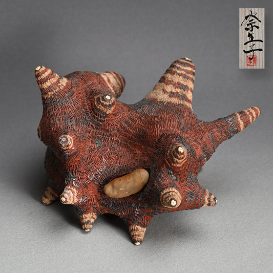 Red Coral Organism Container ー向井 奈生子 “蓋物 紅礁”